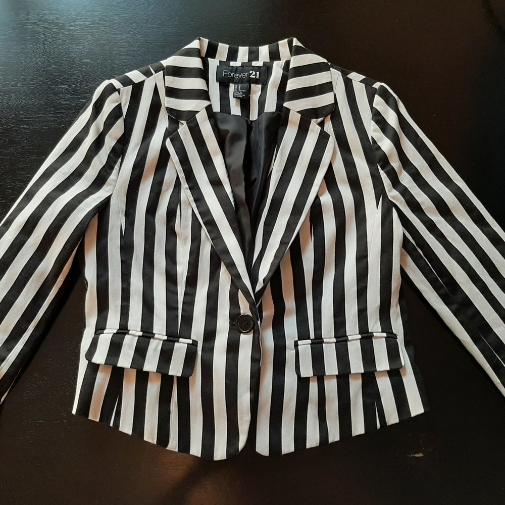 Cropped Black & White Vertical-Striped Jacket